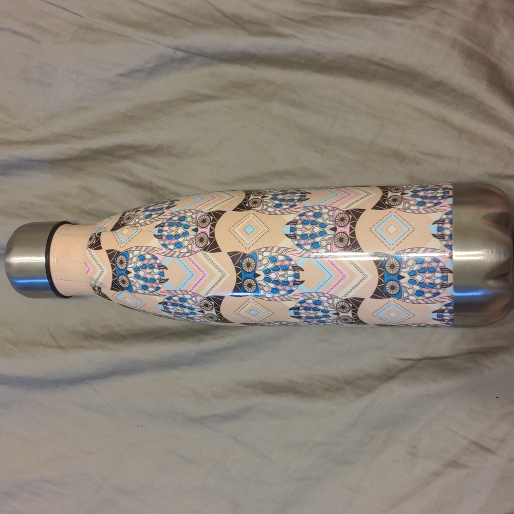 Refresh Pure cream owl, twist lid water bottle. New without the tag. 10in, 5.5oz